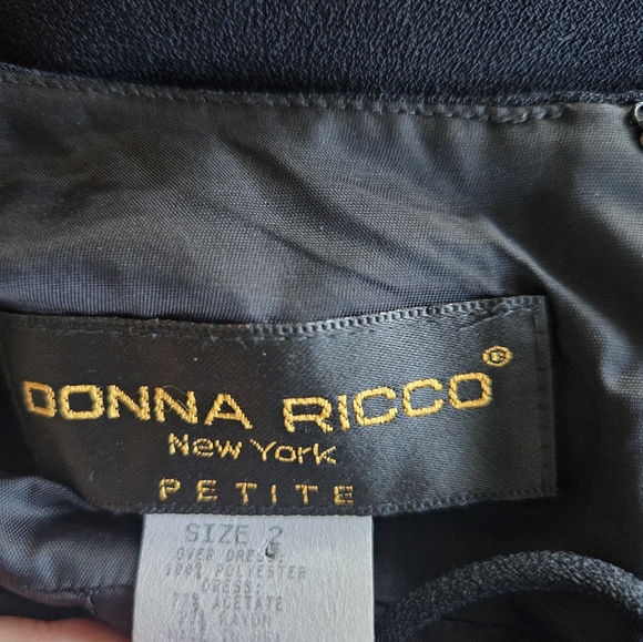 Donna Ricco Petite dress with sheer overlay. Front bow. Empire waist. Size 2 - Picture 7 of 7